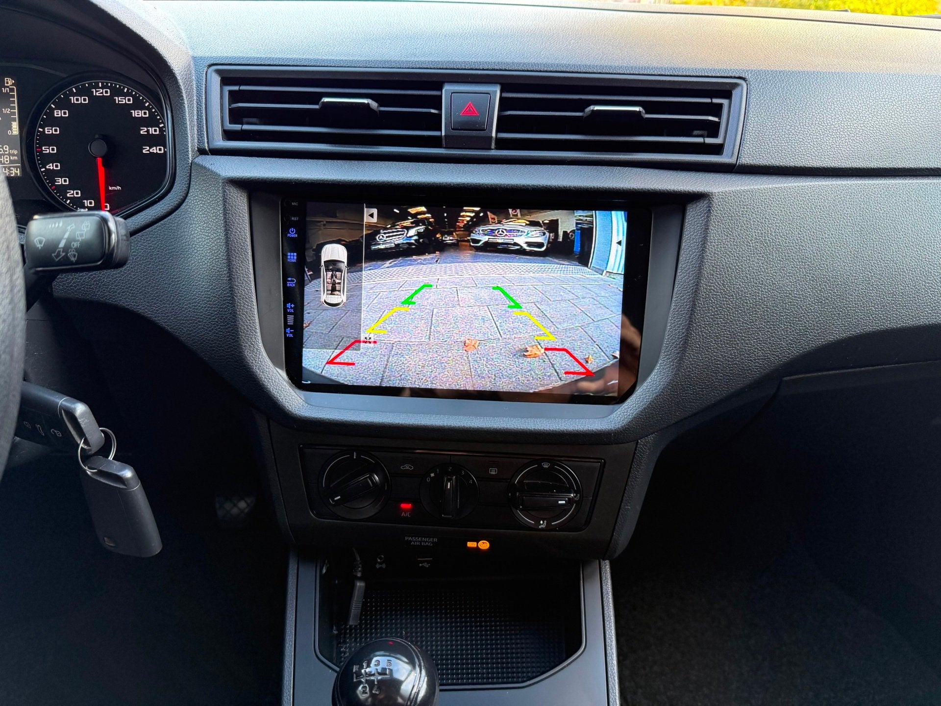 Seat Ibiza 1.0 MPI Reference LMV15/AIRCO/CAMERA/NAVI/CARPLAY, Stof, Ibiza, Bedrijf, Handgeschakeld