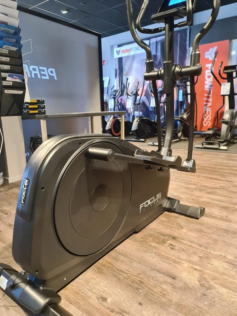 FOCUS FITNESS CROSSTRAINER zo goed als nieuw!, Ophalen, Nieuw, Crosstrainer, Benen