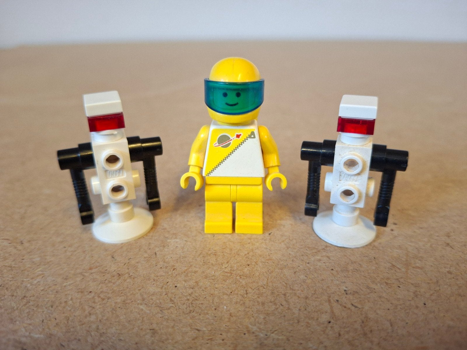 Lego 6830 Space Patroller. Jaren 80 Futuron Space, Compleet, Lego, Info@lego.com, 33 Bath Road, Slough, UK
