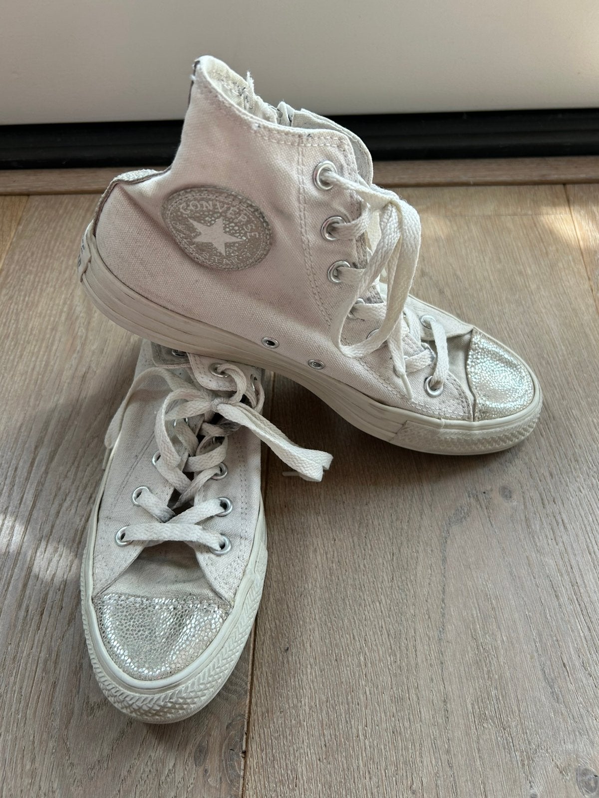 wit/zilveren katoenen hoge CONVERSE ALL STARS maat 6/39, Wit, Ophalen of Verzenden, Sneakers of Gympen, Gedragen