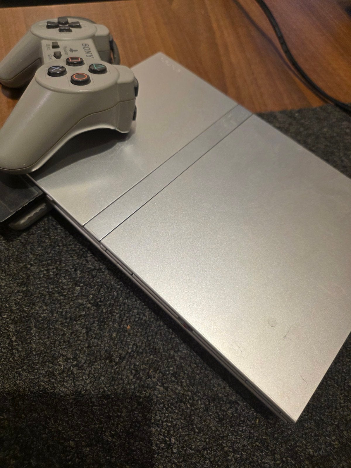 Sony PlayStation 2 Slim Zilver, Spelcomputers en Games, Spelcomputers | Sony PlayStation 2, Ophalen of Verzenden, Gebruikt, Met 1 controller