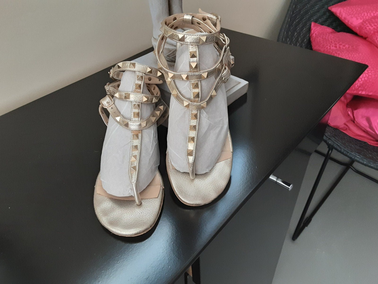 Prachtige VALENTINO GARAVANI ROCKSTUD sandalen, Ophalen of Verzenden, Zo goed als nieuw, Sandalen of Muiltjes
