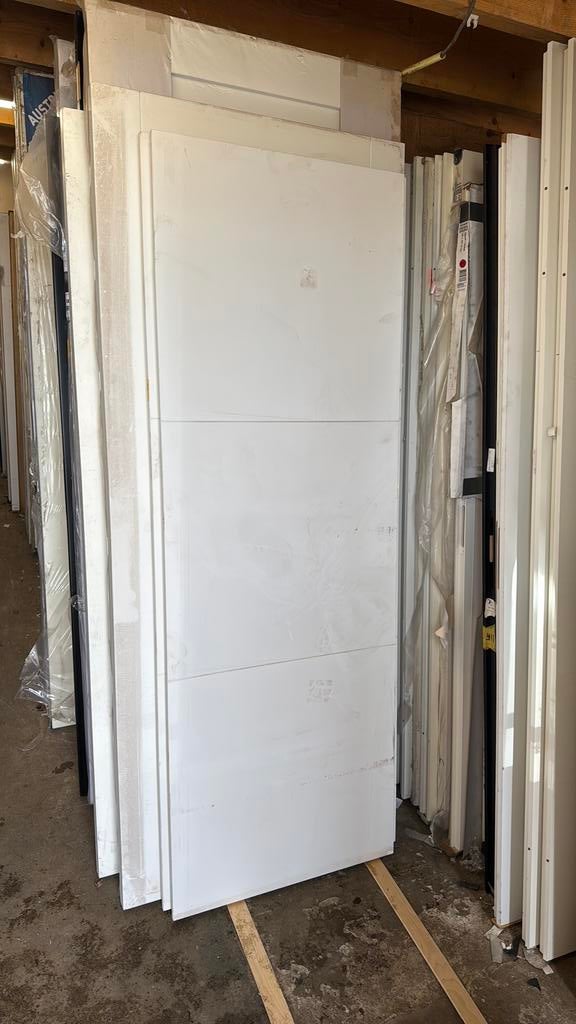 Opdekdeur 68x201.5 cm linkshangend freeslijnen nr 405, Ophalen, 80 tot 100 cm, Binnendeur, Nieuw