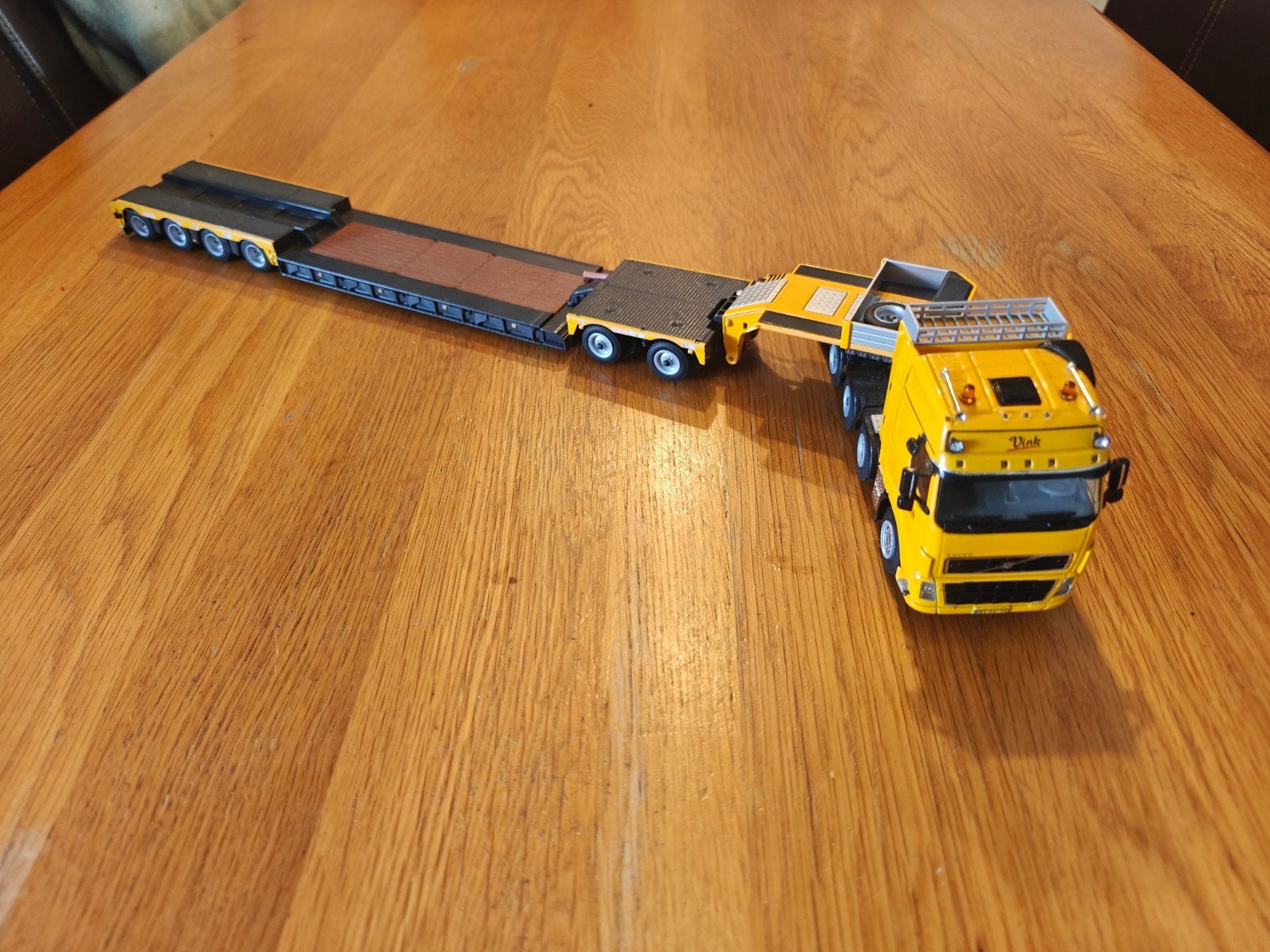 Volvo Vink vrachtwagen met dieplader schaalmodel 1:50, Gebruikt, 1:32 tot 1:50, Truck, Ophalen