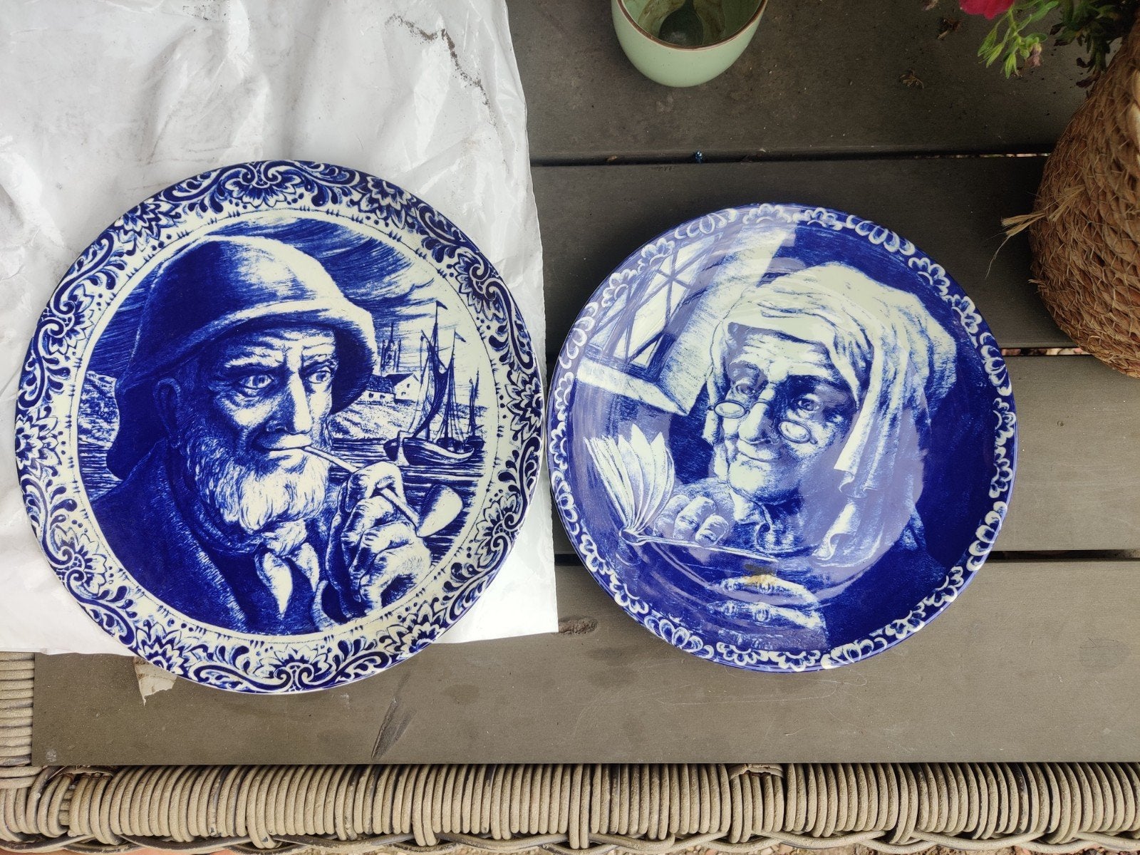 Set van 2 Boch wandborden - Visser en Vrouw met boek, Ophalen of Verzenden