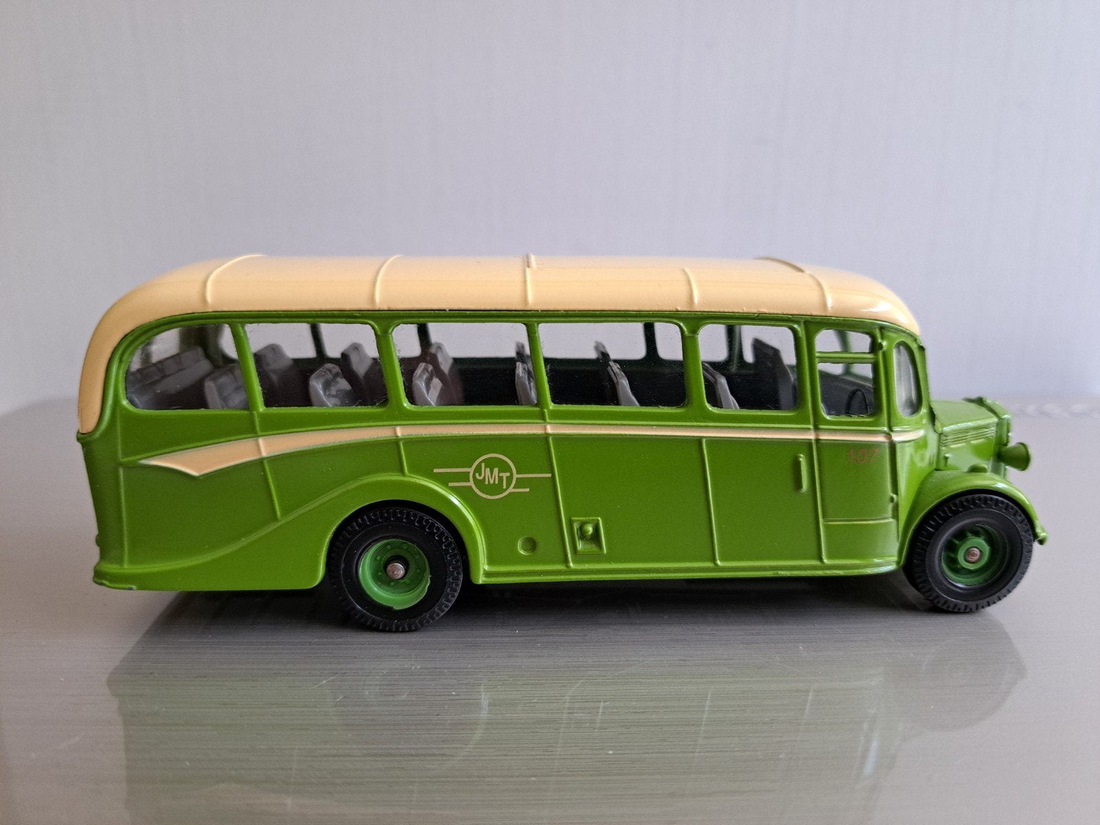 Bedford O.B. Coach, Corgi 1:50, nieuw, Hobby en Vrije tijd, Modelauto's | 1:50, Ophalen of Verzenden, Nieuw, Bus of Vrachtwagen