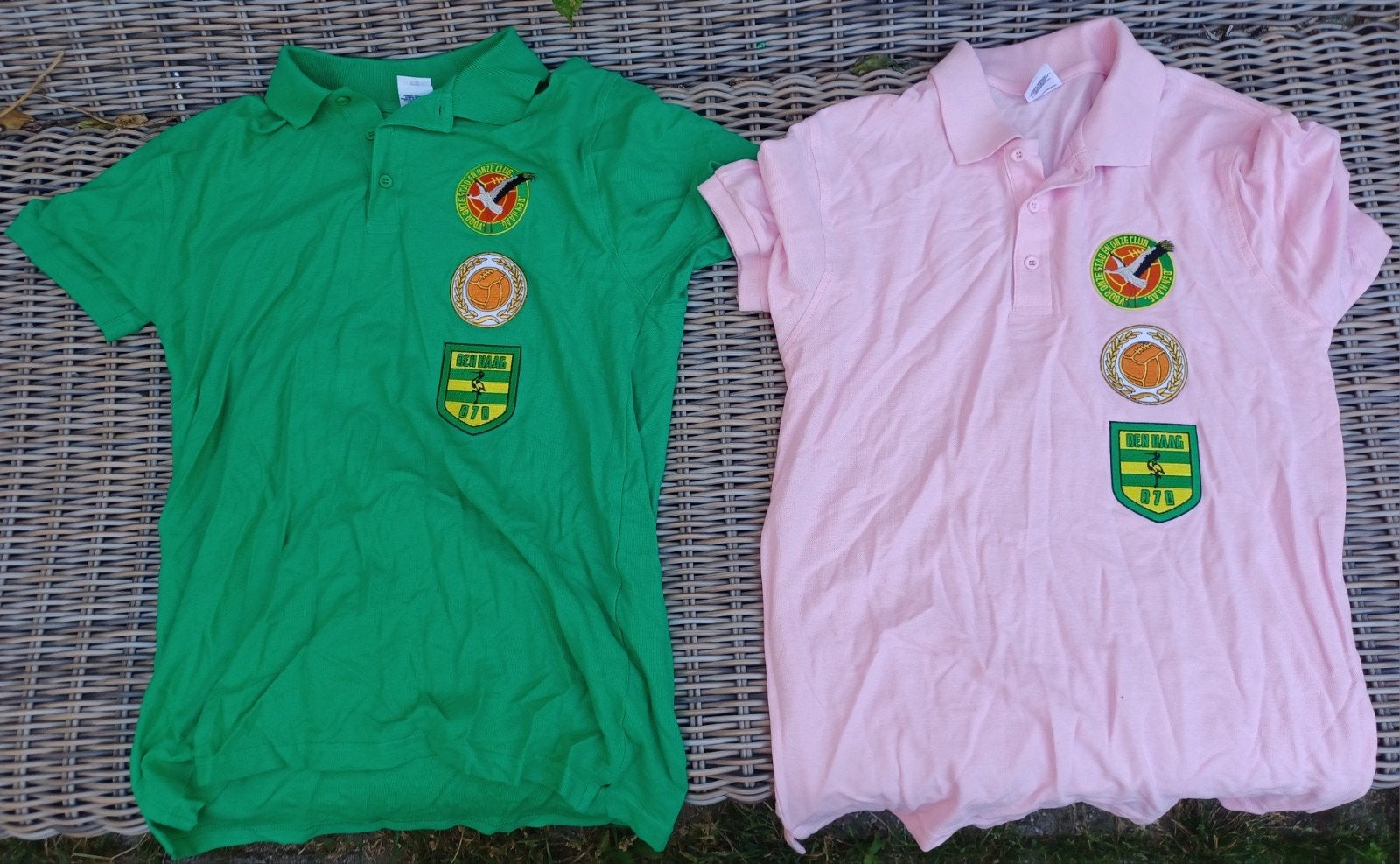 2 voetbal shirts ooit gemaakt voor ADO Den Haag maat S en M, Sport en Fitness, Ophalen, Shirt