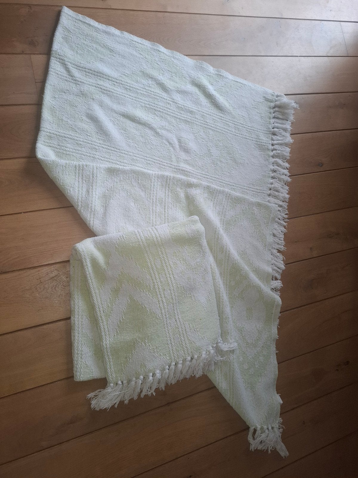 Lichtgroene kleden met franjes, 100 tot 150 cm, Ophalen of Verzenden, Zo goed als nieuw, Modern, Casual