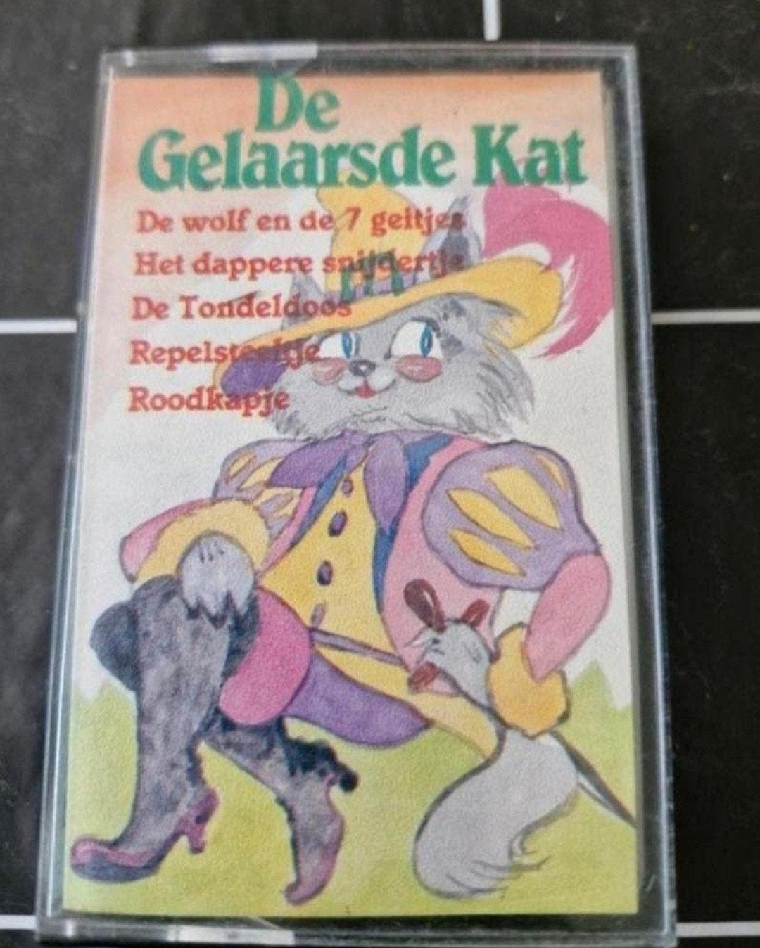 De Gelaarsde Kat en andere sprookjes - Cassettebandje, Gebruikt, Kinderen en Jeugd, 1 bandje, Ophalen of Verzenden