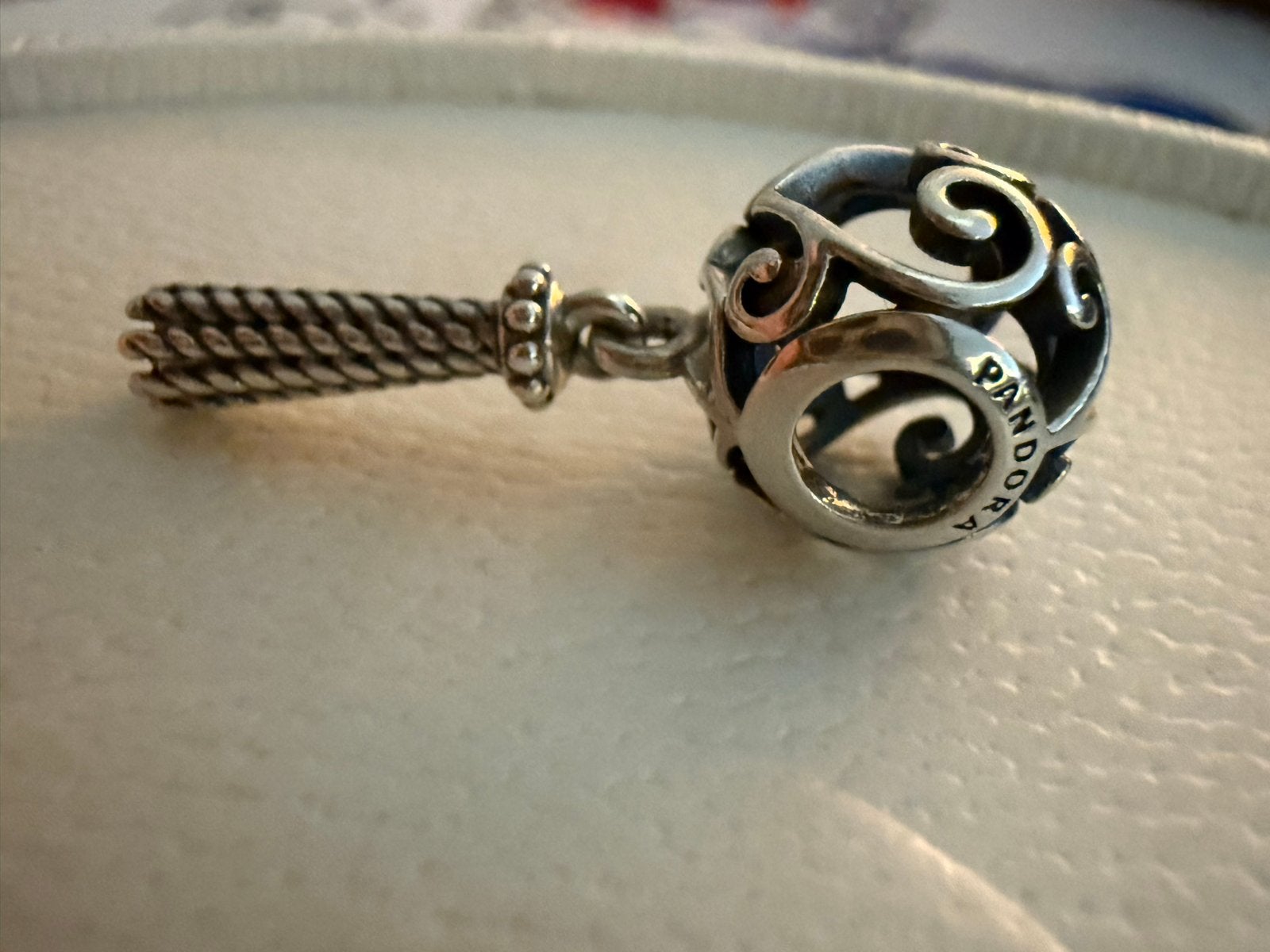 Pandora bedel kwastje zilver, Pandora, Ophalen of Verzenden, Zo goed als nieuw, 1 bedel