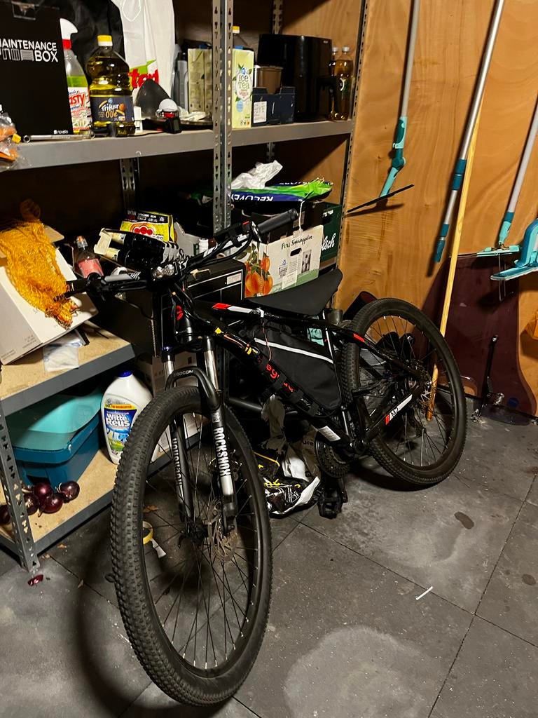 Mooie e-bike met 500W motor en 16Ah accu (moet weg nu aub), Fietsen en Brommers, Fietsen | Mountainbikes en ATB, Fully, Ophalen