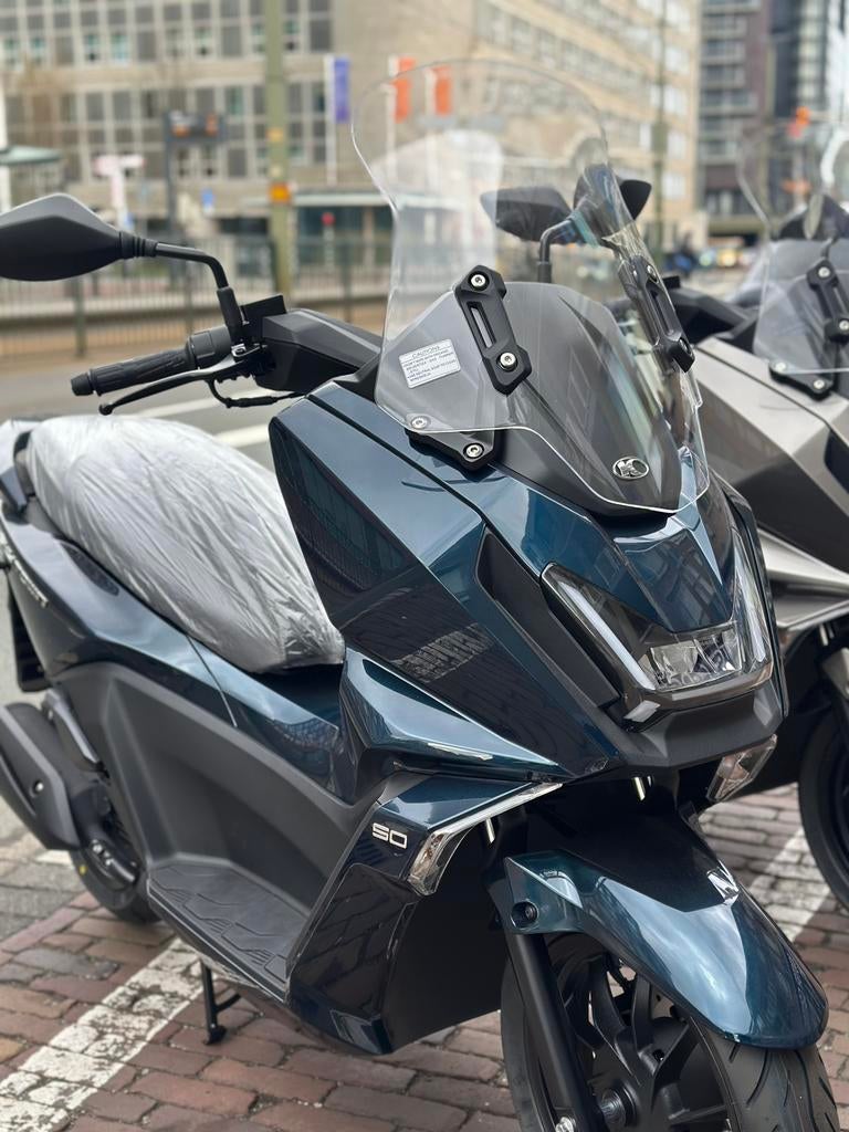 Kymco Skytown 50cc E5+ 45KM 2026 ( kymco ), Ophalen of Verzenden, Zo goed als nieuw, Benzine