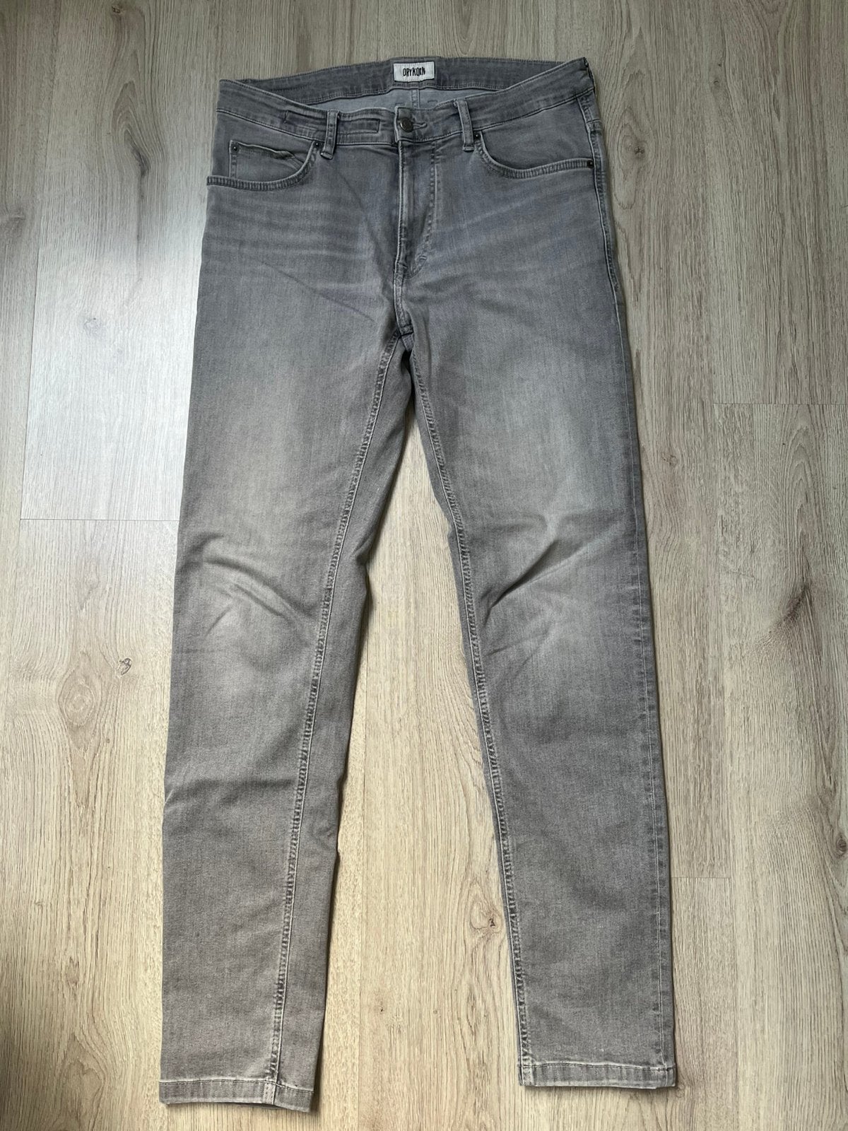 Jeans Drykorn, Kleding | Heren, Spijkerbroeken en Jeans, Ophalen of Verzenden, Zo goed als nieuw, Grijs, W33 - W34 (confectie 48/50)