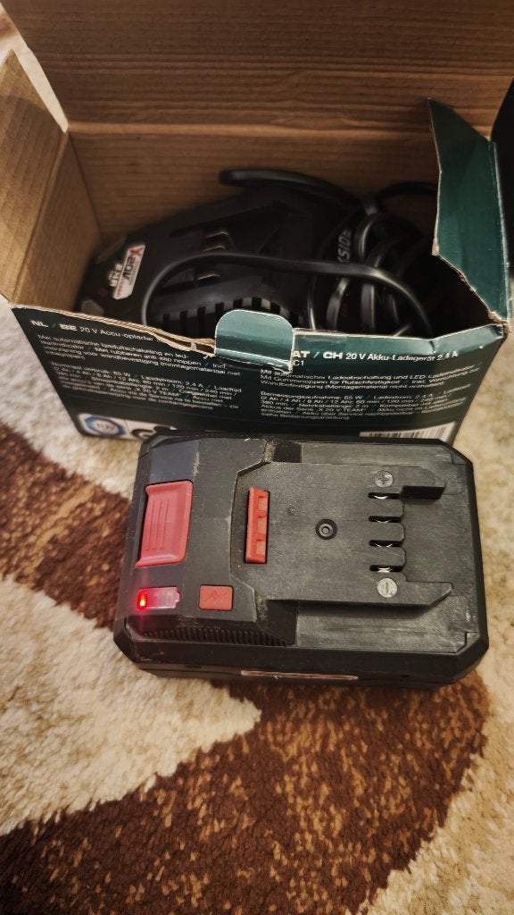 20v Parkside 8AH accu voor reparatie, inclusief nieuwe lader, Doe-het-zelf en Verbouw, Gereedschap | Machine-onderdelen en Toebehoren