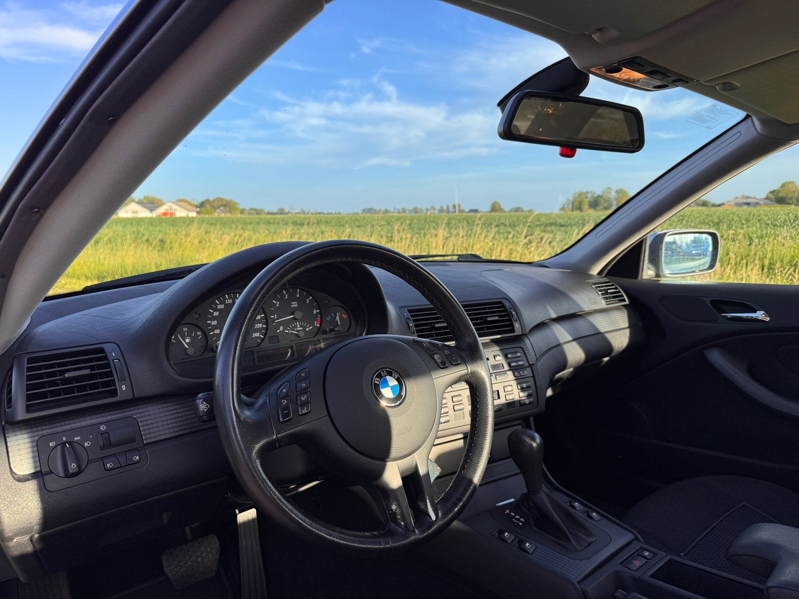 BMW 320 CI Coupe AUTOMAAT | XENON | nieuwe APK | E46 LCI, Auto's, Zwart, Parkeersensor, 75 €/maand, Particulier