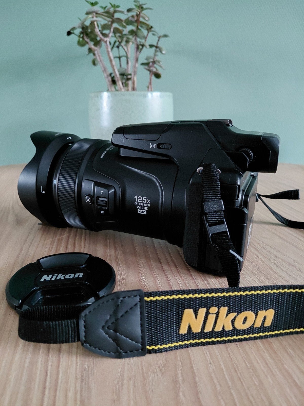 Nikon Coolpix P1100 Bridgecamera met 125x optische zoom, Ophalen, Accu, Zo goed als nieuw, 8 keer of meer