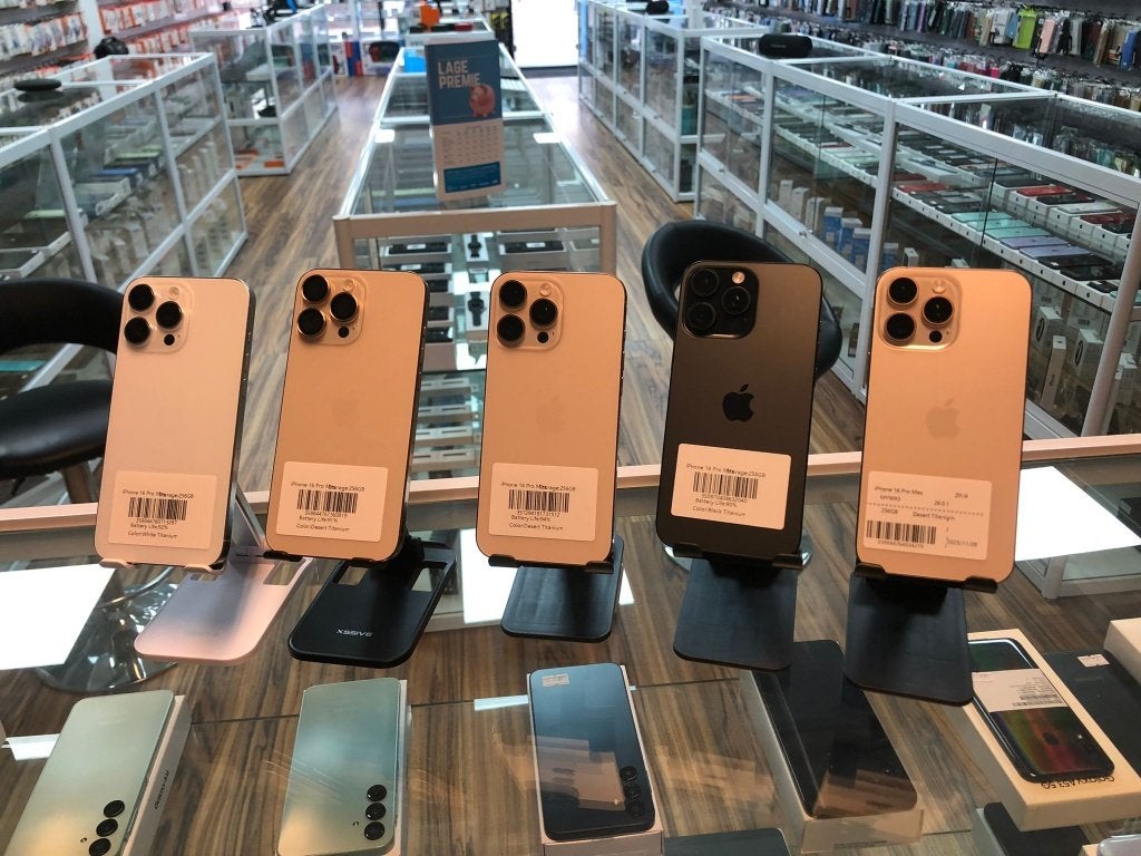 52  stuks  iphone 16 pro max  256gb  zwart -Gold - wit, Ophalen, Zo goed als nieuw, Overige typen, Samsung