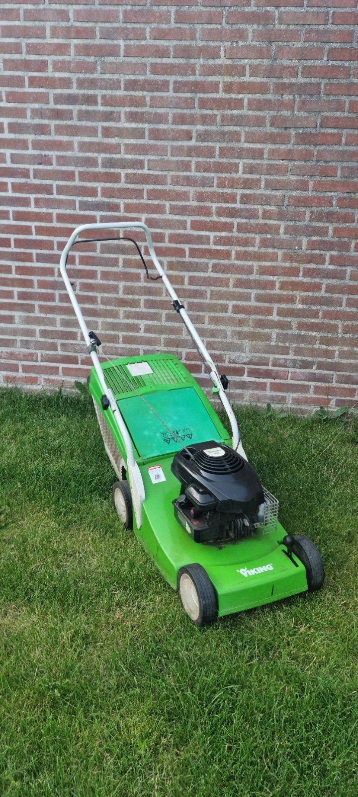 Zeer nette Viking MB443 benzine duwmaaier, Ophalen, Cirkelmaaier, Opvangbak, Benzine-grasmaaier