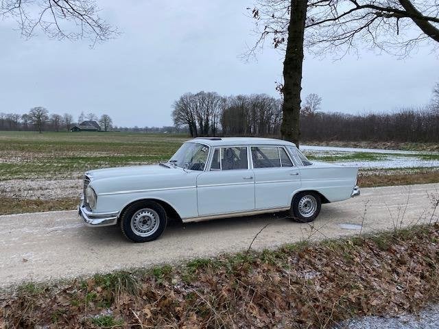 Mercedes-Benz 300SE Heckflosse 1962 Rallyauto, foto 12