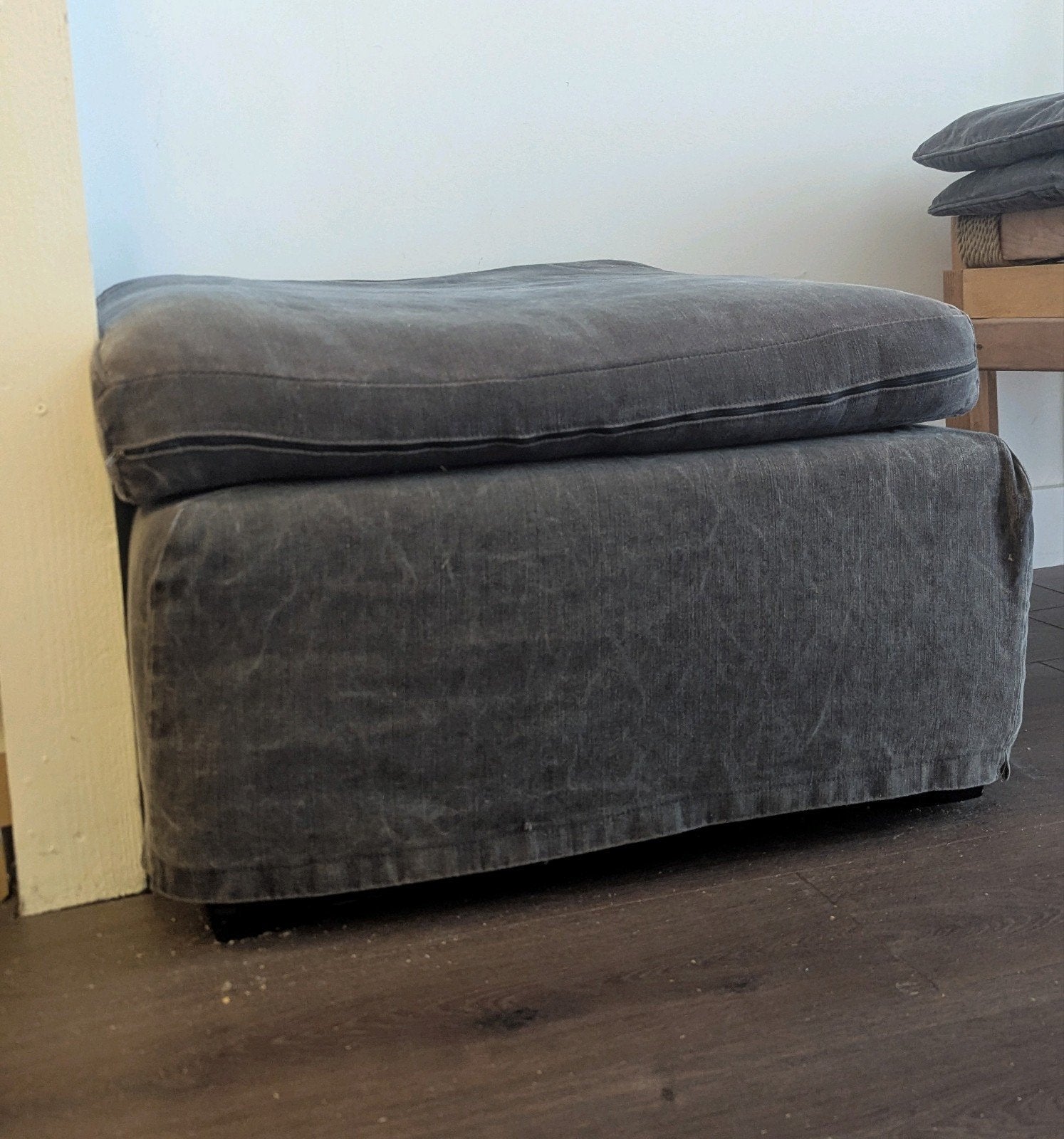 Grijze poef | GRATIS | afneembare hoes | 75x75x35 cm, Ophalen, Gebruikt, Stof, 50 tot 75 cm
