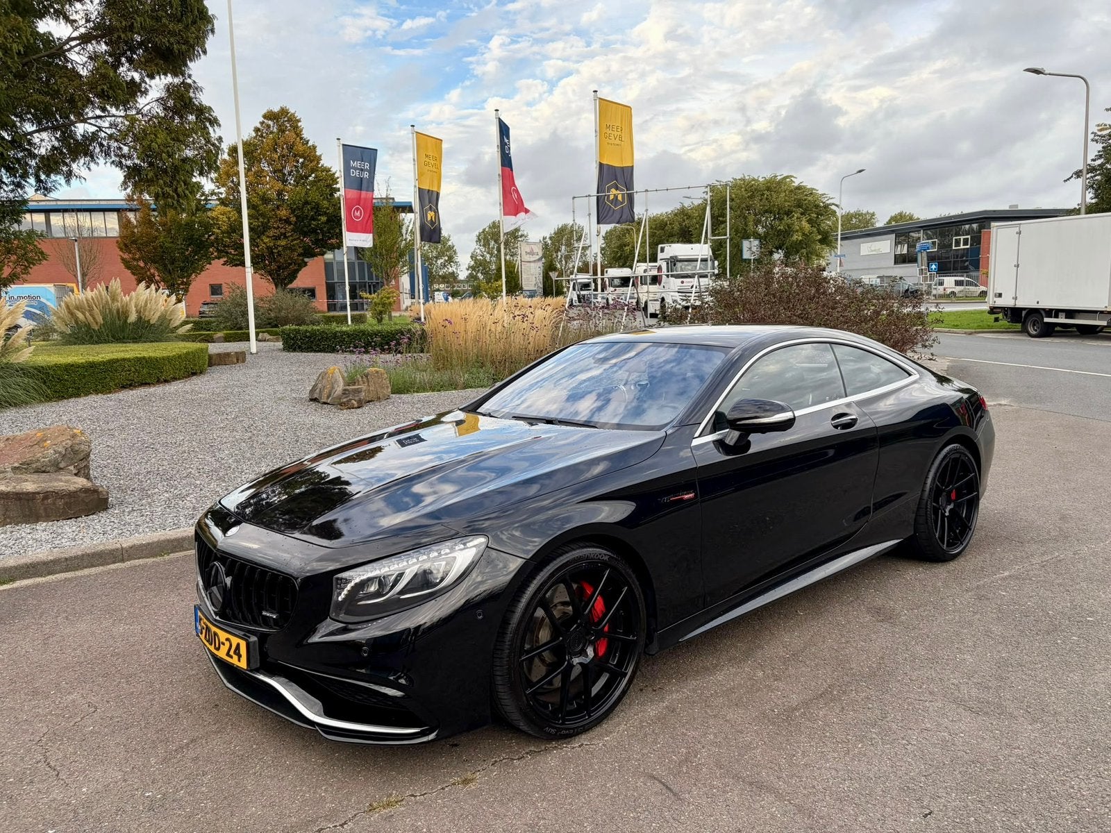 S63 AMG COUPE V8 BI-TURBO 585PK/21INCH /SWAROVSKI/BURMEISTER, Automaat, 5461 cc, Achterwielaandrijving, 4 stoelen