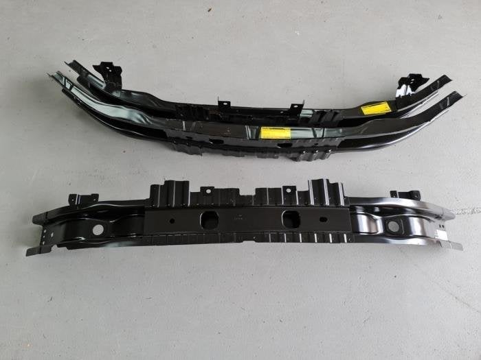 Bumperframe voor van een Mercedes Vito, -, Nieuw, Ophalen of Verzenden, -