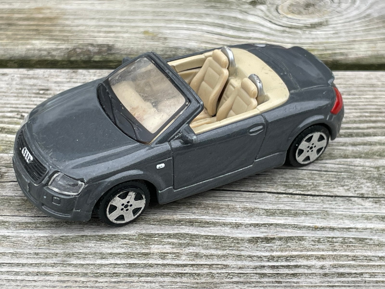 Maisto Audi TT Roadster Schaalmodel - Grijs, Ophalen of Verzenden, Gebruikt, Auto, Overige merken