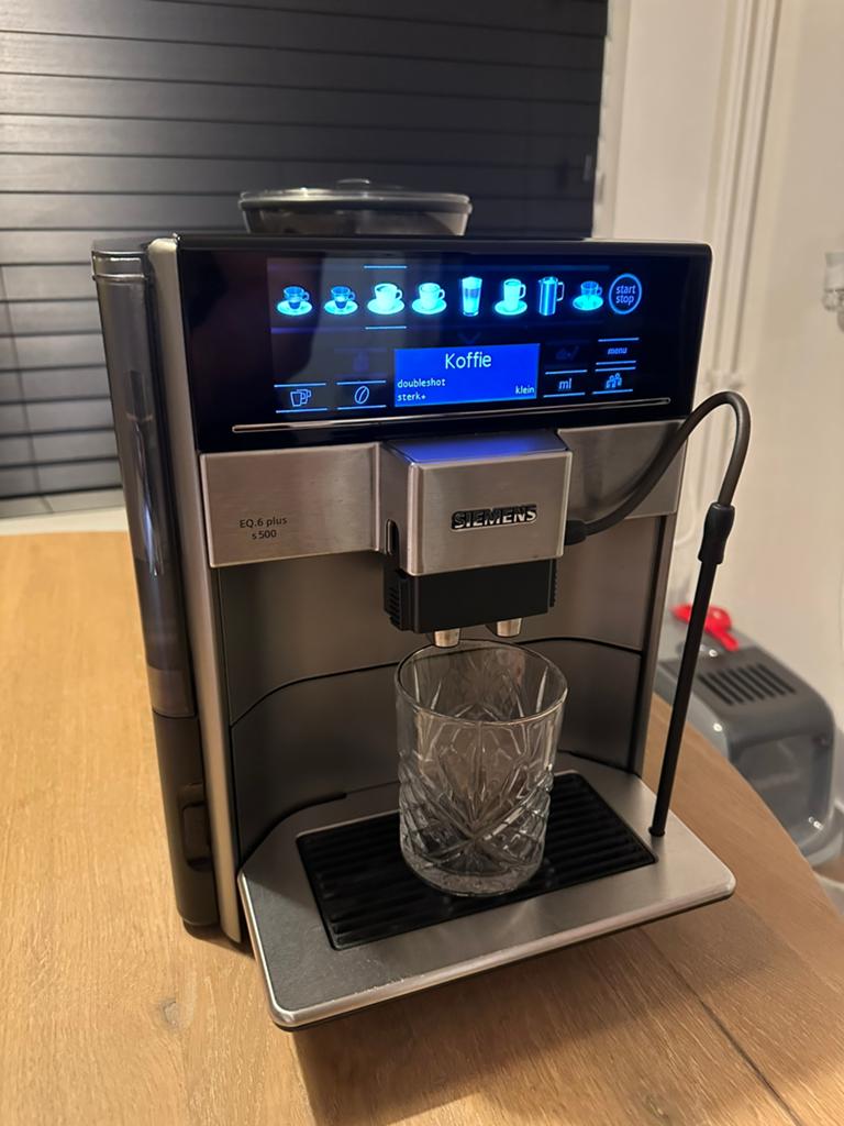 Goede Siemens Eq6 Plus s500, Ophalen, Gemalen koffie, Gebruikt, Koffiemachine