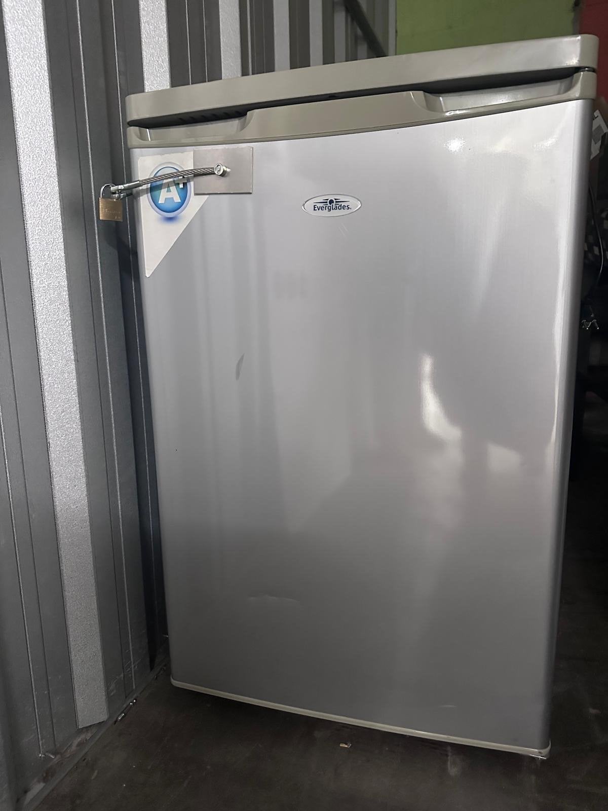 Everglades Koelkast - Compact en Energiezuinig (A), Witgoed en Apparatuur, Ophalen, Minder dan 75 liter, Energieklasse A of zuiniger