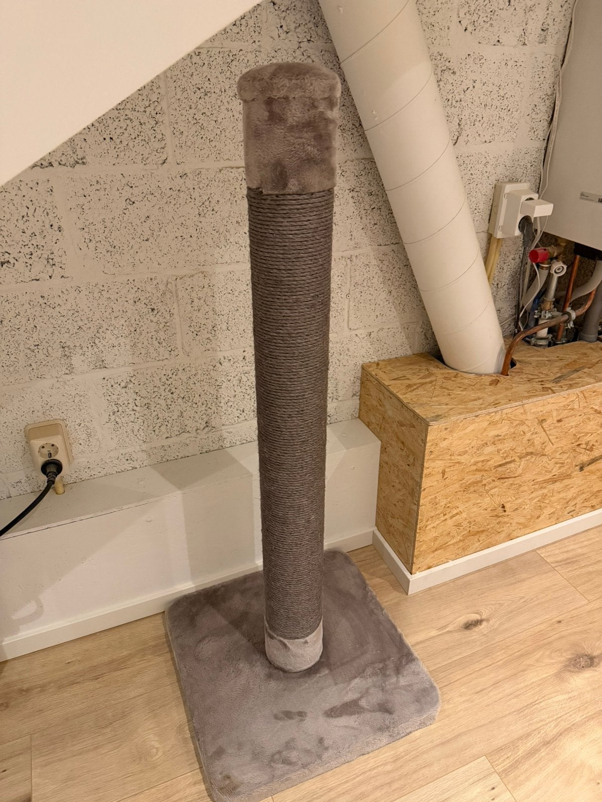 Adori Krabpaal Priya 50x50x115 cm, Dieren en Toebehoren, Ophalen, Zo goed als nieuw, Krabpaal