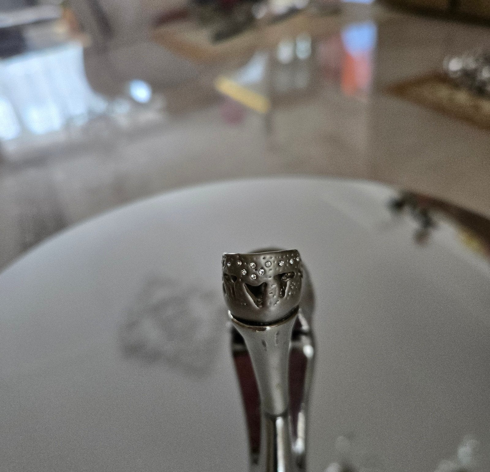 Zilverkleurige decoratieve schoen met strass steentjes, Ophalen, Metaal, Zilver, Klassiek