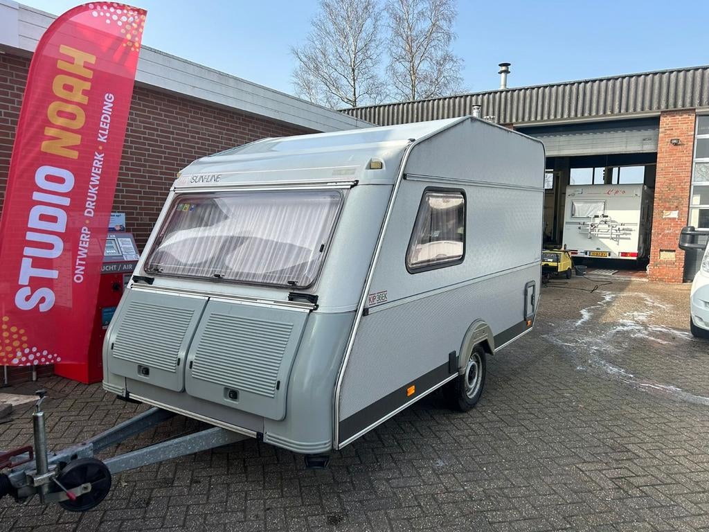 Kip Sunline 36EK - Compacte en complete caravan, Schokbreker, Kip, Omvormbare zithoek, Treinzit