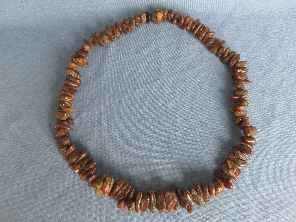 Hals ketting in ruw barnsteen - 20e eeuw – lengte = 67 cm, Sieraden, Tassen en Uiterlijk, Kettingen, Ophalen of Verzenden, Gebruikt