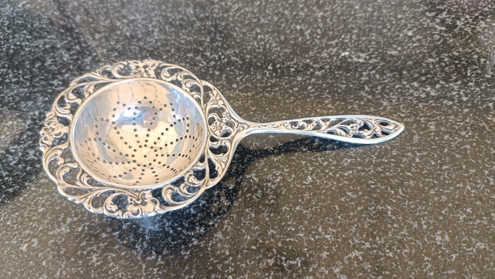 Antieke Zilveren Theezeef met Zilvermerken, Ophalen of Verzenden, Zilver