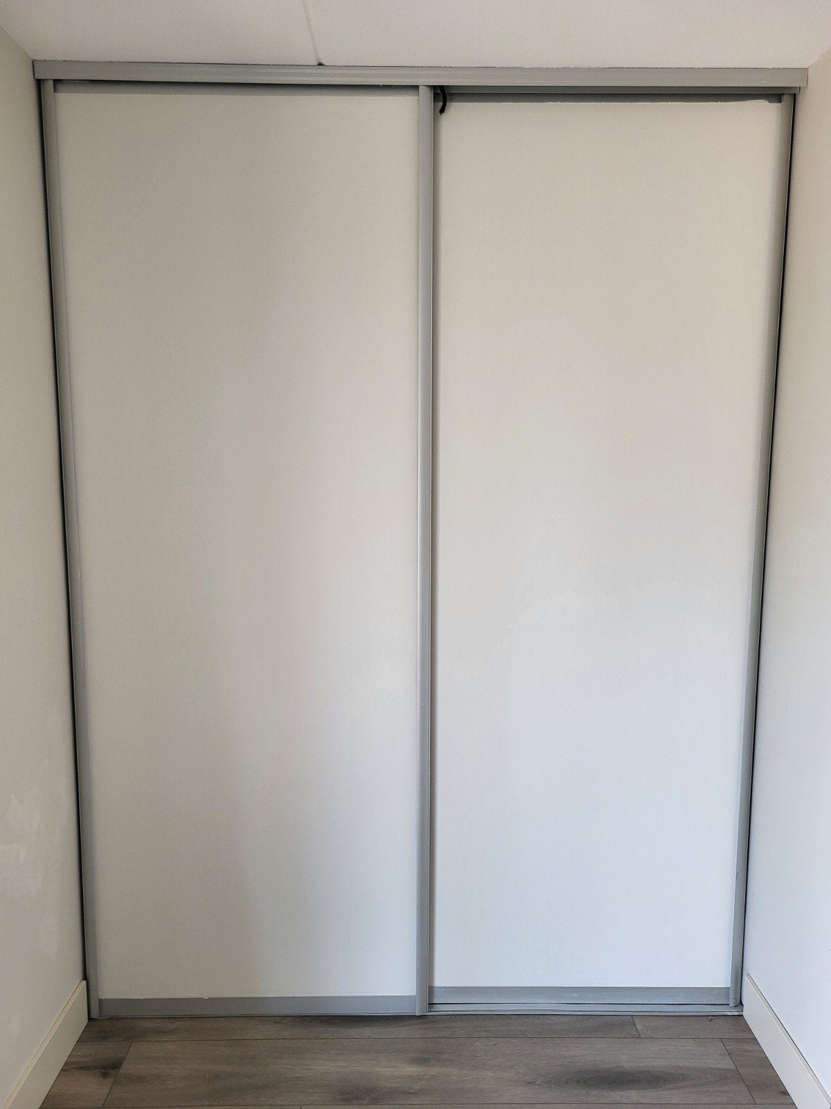 Schuifdeuren met kastinterieur (planken en roedes), Ophalen, Met deur(en), Gebruikt, 200 cm of meer