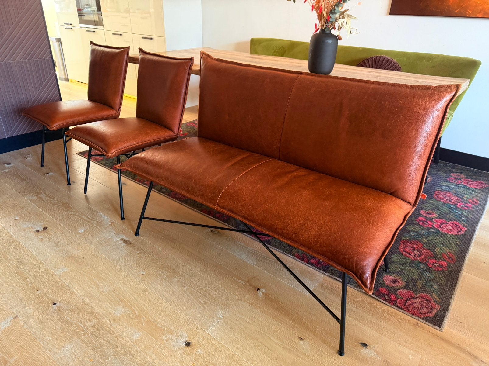 Jess eetkamerbank met 2 stoelen, Huis en Inrichting, Ophalen, Bruin, Leer, Zo goed als nieuw