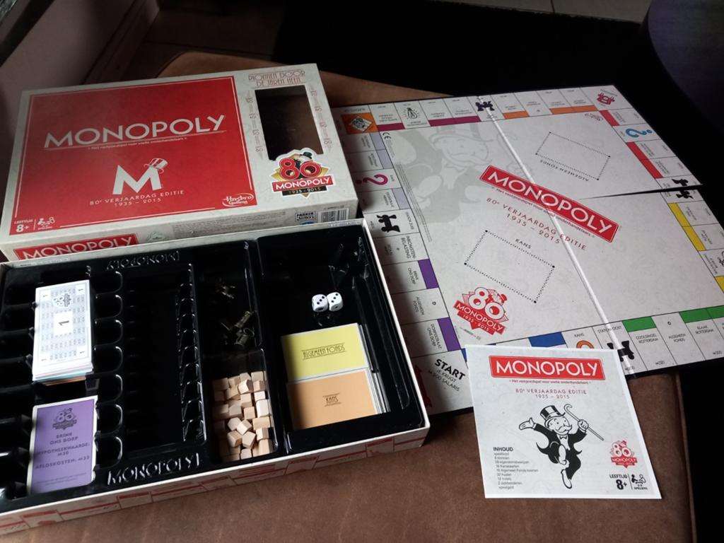 Monopoly 80e Verjaardag Editie 1935-2015, Hobby en Vrije tijd, Gezelschapsspellen | Bordspellen, Zo goed als nieuw, Drie of vier spelers