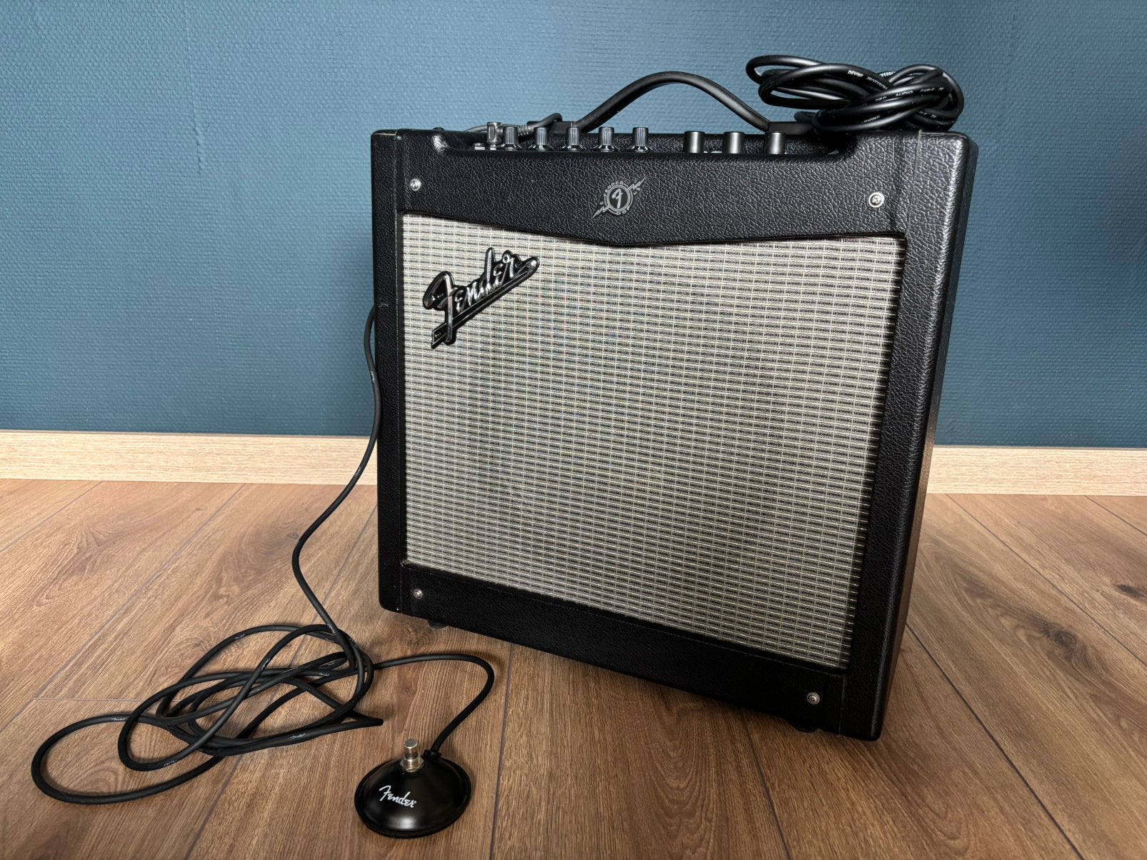 Fender Mustang II, Ophalen, Zo goed als nieuw, Minder dan 50 watt