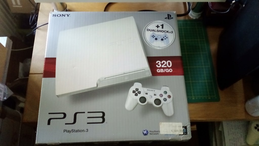 playstation 3 slim classic white boxed 320gb, 320 GB, Ophalen of Verzenden, Zo goed als nieuw, Met 1 controller