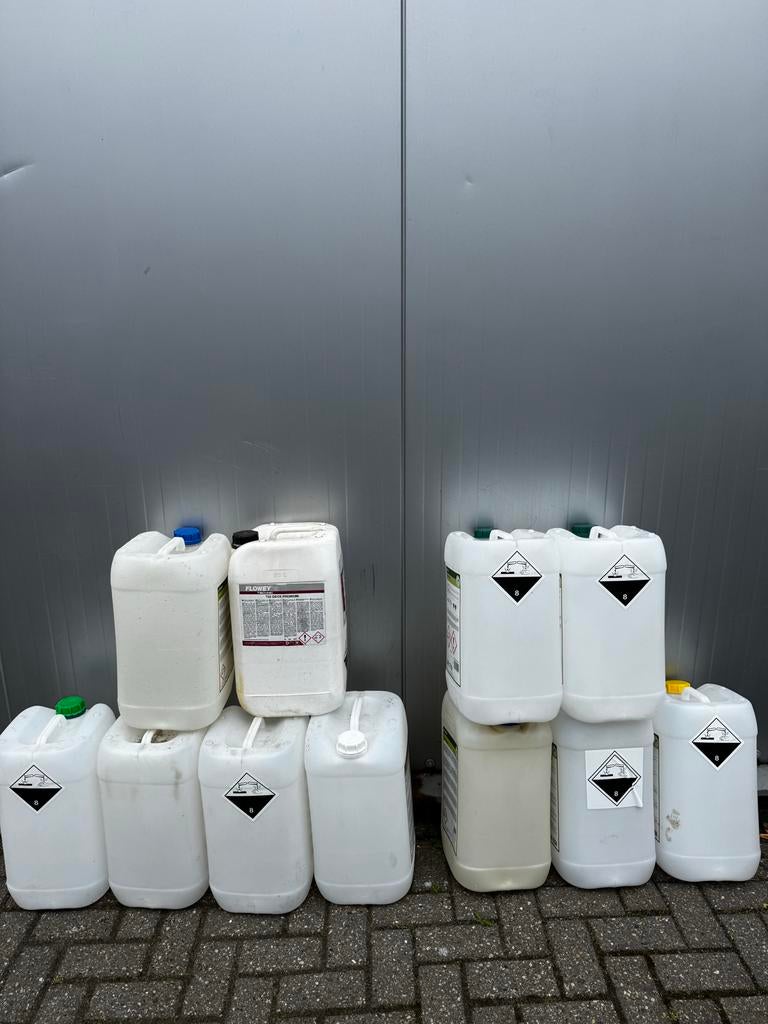Lege jerrycans, Tuin en Terras, Regentonnen, Minder dan 75 liter, Ophalen of Verzenden, Zo goed als nieuw