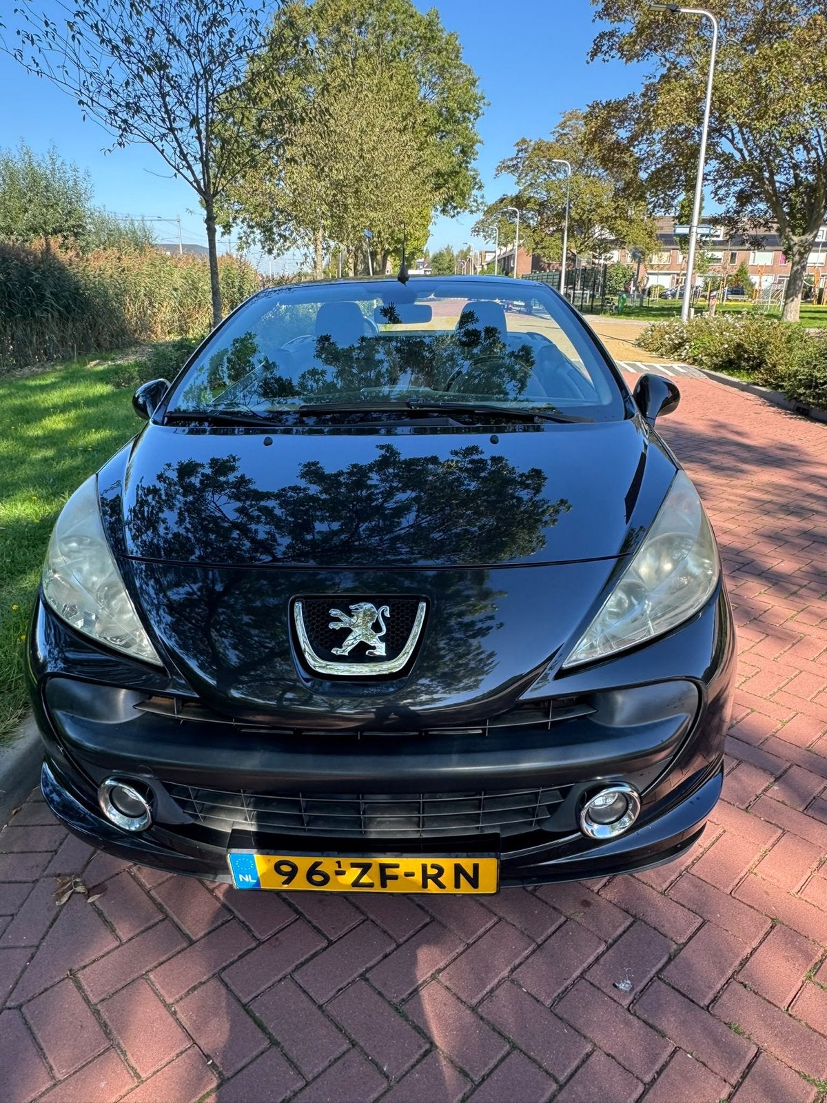 Peugeot 207 1.6 16V CC 88KW 2008 Zwart met airco, Auto's, Voorwielaandrijving, 15 km/l, 4 cilinders, Cabriolet