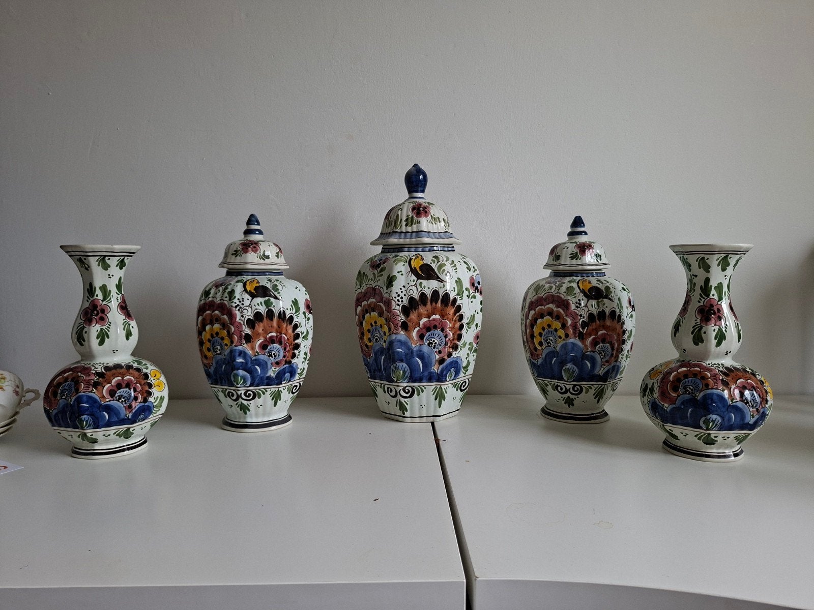 Set van 5 handgeschilderde Delfts Holland vazen en potten, Antiek en Kunst, Antiek | Keramiek en Aardewerk, Ophalen