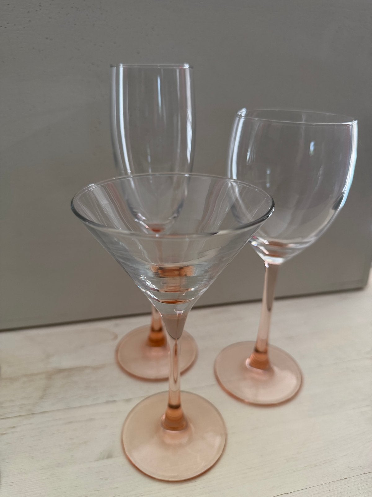 Set van 3 glazen met roze voet: champagne, martini, wijnglas, Ophalen of Verzenden