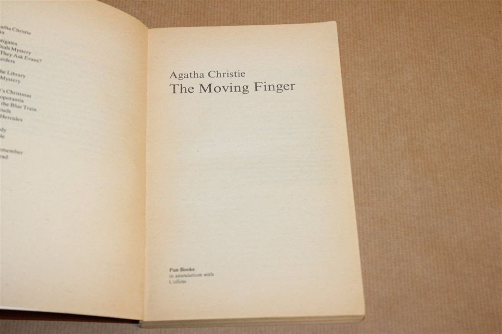 Moving Finger — Agatha Christie, Miss Marple Vintage 1951, Ophalen of Verzenden, Gelezen