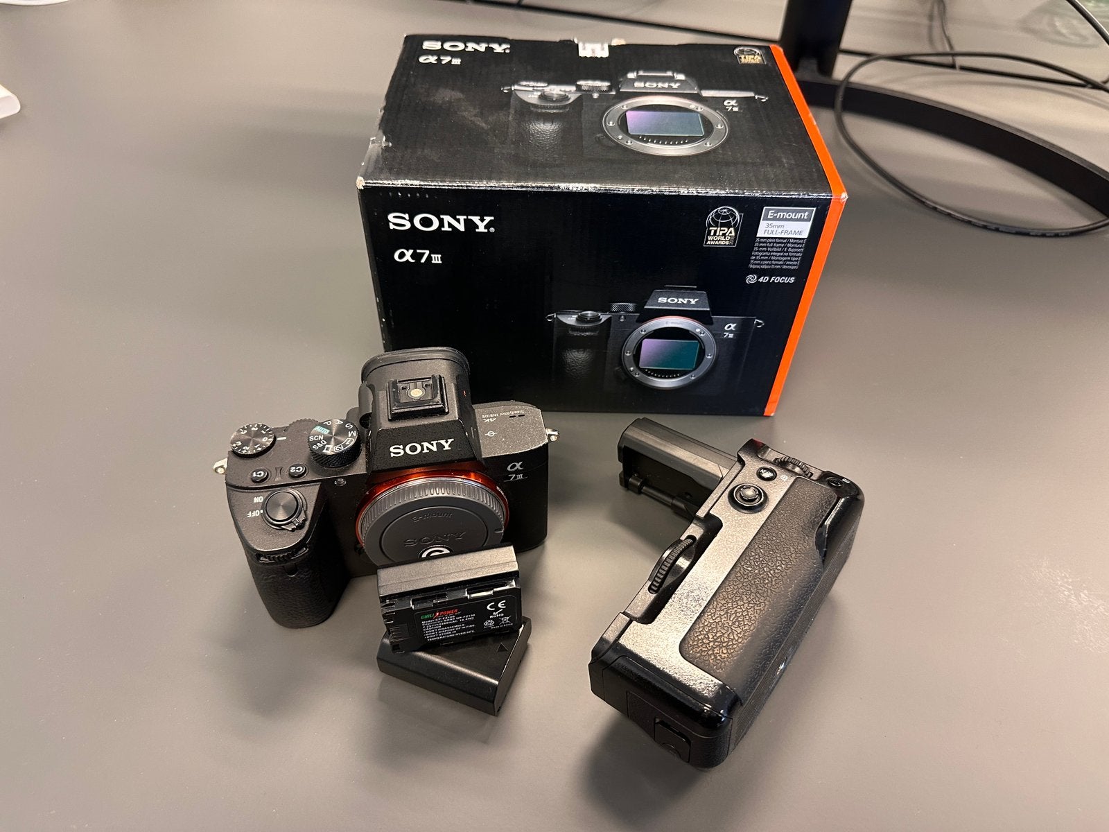 Sony A7 iii FULL-Frame met batterygrip, Ophalen, Gebruikt, 24 megapixels, Sony