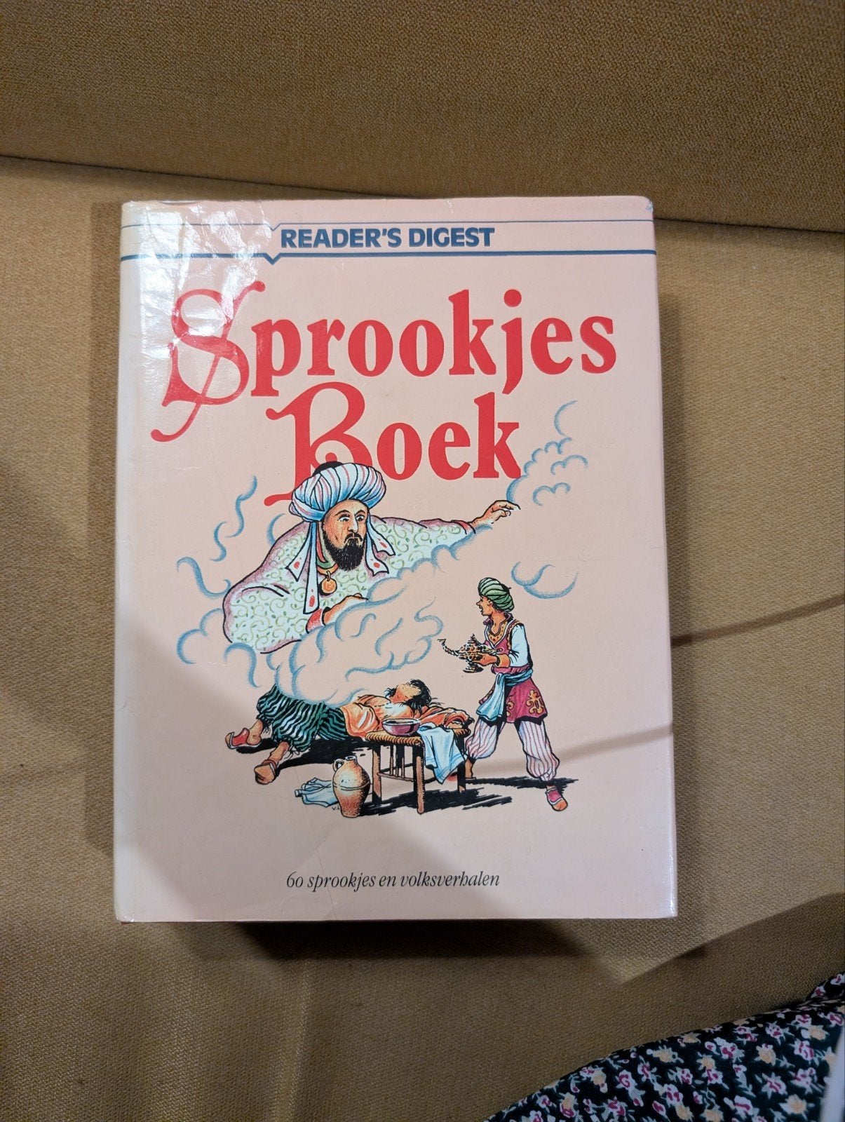 Sprookjesboek - 60 sprookjes en volksverhale, Boeken, Sprookjes en Fabels, Ophalen of Verzenden, Gelezen, Diverse auteurs