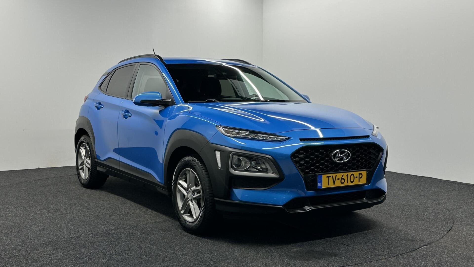 Hyundai Kona 1.0T Essence CAMERA CARPLAY ECC CRUISE LM., Voorwielaandrijving, Stof, Gebruikt, Euro 6