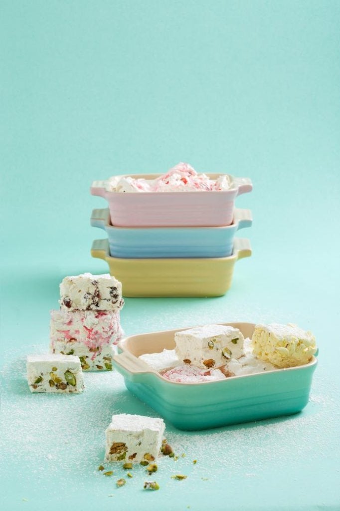 Gezocht: le creuset sorbet 4 square dishes, Ophalen of Verzenden, Zo goed als nieuw, Overige stijlen, Kop(pen) en/of Schotel(s)