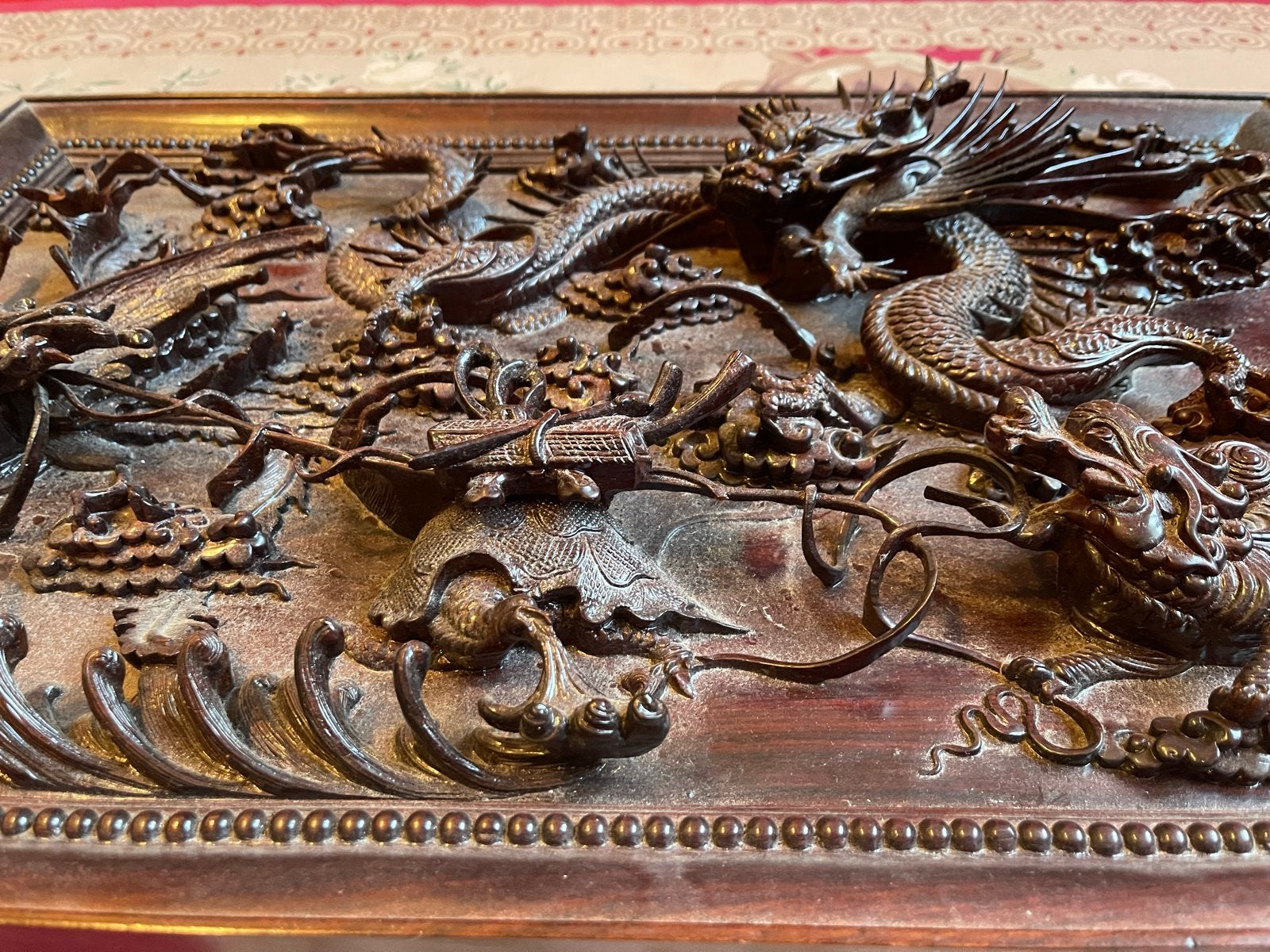 Prachtig handgesneden houten paneel met draken, Antiek en Kunst, Kunst | Beelden en Houtsnijwerken, Ophalen, Overige onderwerpen