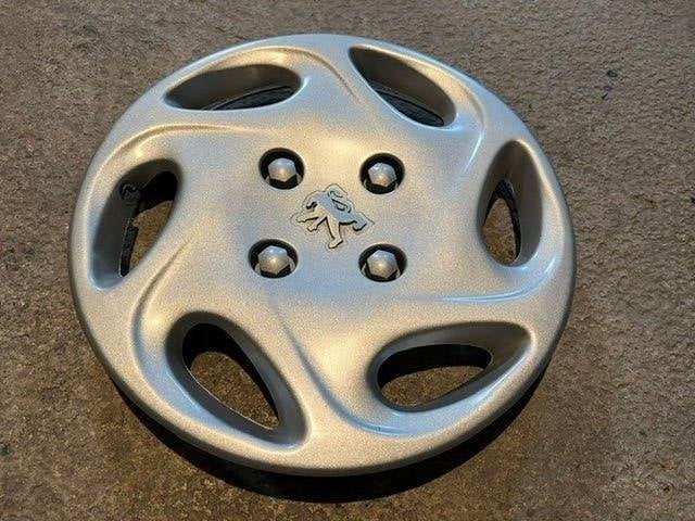 1x Wieldop Peugeot 106   13 inch, Auto diversen, Wieldoppen, Ophalen of Verzenden, Zo goed als nieuw